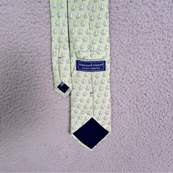 VINEYARD VINES MENS SILK TIE LIME GREEN WITH HORSES ON IT - Picture 3 of 6